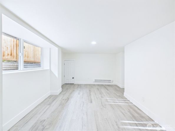 305 Meadow Avenue N, Renton WA 98057