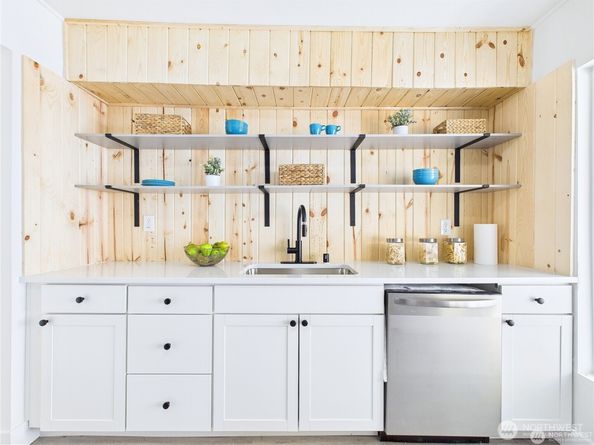 305 Meadow Avenue N, Renton WA 98057