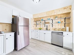 305 Meadow Avenue N, Renton WA 98057