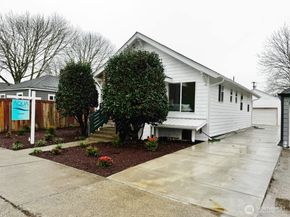 305 Meadow Avenue N, Renton WA 98057