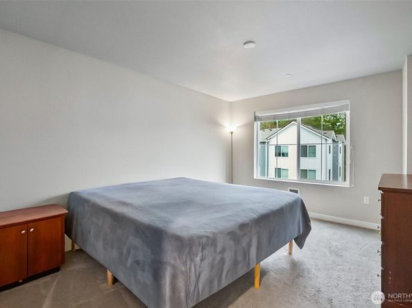 2002 101 Street SE 4, Lake Stevens WA 98258