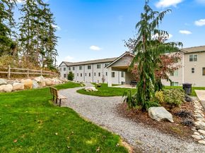 2002 101 Street SE 4, Lake Stevens WA 98258