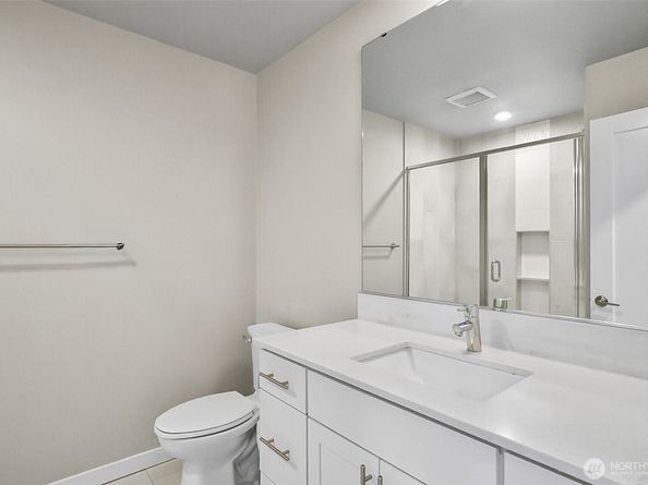 2002 101 Street SE 4, Lake Stevens WA 98258