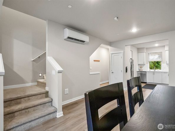 2002 101 Street SE 4, Lake Stevens WA 98258