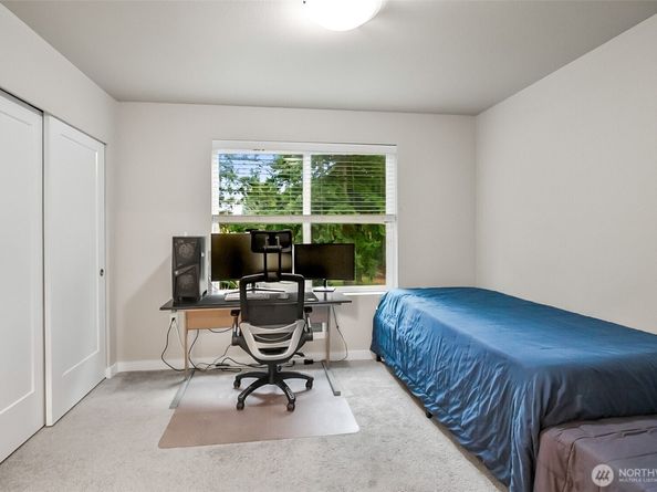 2002 101 Street SE 4, Lake Stevens WA 98258