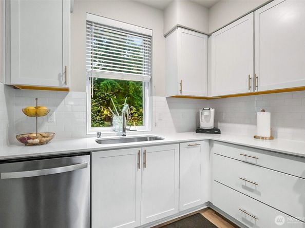 2002 101 Street SE 4, Lake Stevens WA 98258