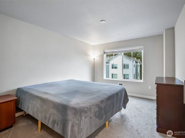 2002 101 Street SE 4, Lake Stevens WA 98258