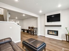 2002 101 Street SE 4, Lake Stevens WA 98258