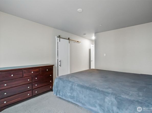 2002 101 Street SE 4, Lake Stevens WA 98258