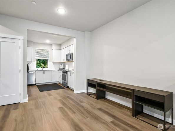 2002 101 Street SE 4, Lake Stevens WA 98258