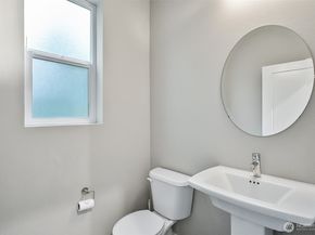 2002 101 Street SE 4, Lake Stevens WA 98258