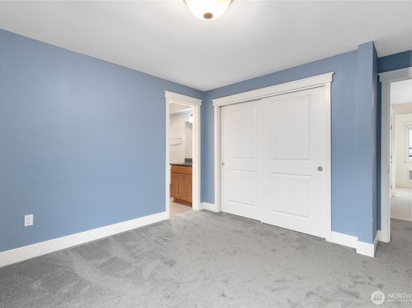 3204 81st Place SE B202, Mercer Island WA 98040