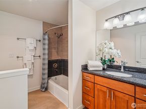 3204 81st Place SE B202, Mercer Island WA 98040