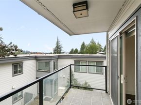 3204 81st Place SE B202, Mercer Island WA 98040