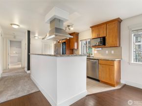 3204 81st Place SE B202, Mercer Island WA 98040