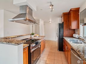 3204 81st Place SE B202, Mercer Island WA 98040