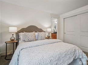 3204 81st Place SE B202, Mercer Island WA 98040