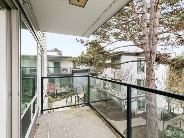 3204 81st Place SE B202, Mercer Island WA 98040