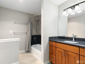 3204 81st Place SE B202, Mercer Island WA 98040