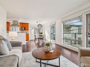 3204 81st Place SE B202, Mercer Island WA 98040