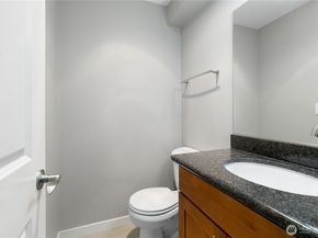 3204 81st Place SE B202, Mercer Island WA 98040