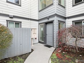 3204 81st Place SE B202, Mercer Island WA 98040