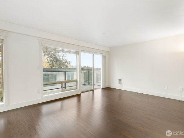 3204 81st Place SE B202, Mercer Island WA 98040