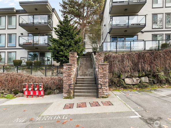 3204 81st Place SE B202, Mercer Island WA 98040