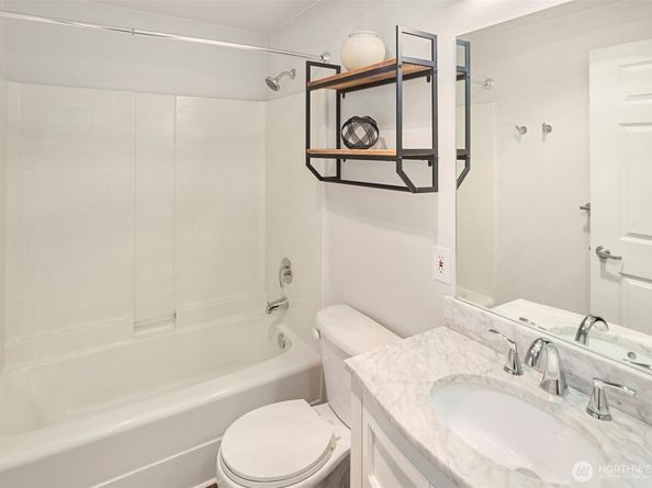 3318 30th Avenue SW A502, Seattle WA 98126