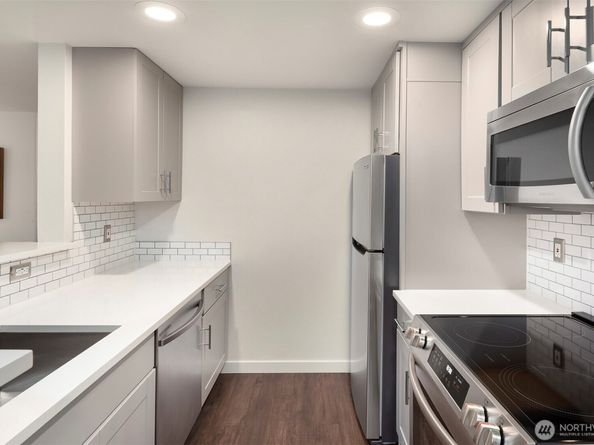 3318 30th Avenue SW A502, Seattle WA 98126