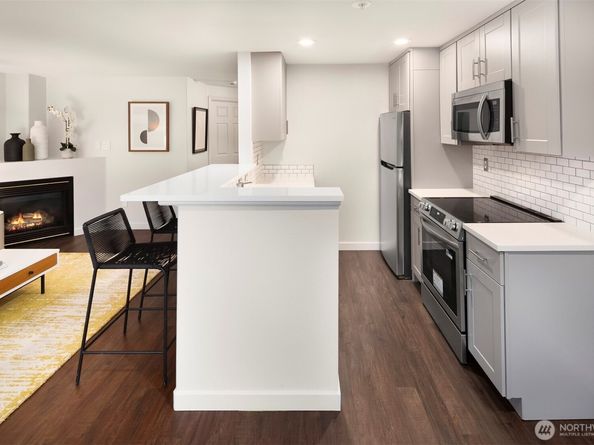 3318 30th Avenue SW A502, Seattle WA 98126