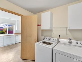 166 Glennwood Place SE, Renton WA 98056