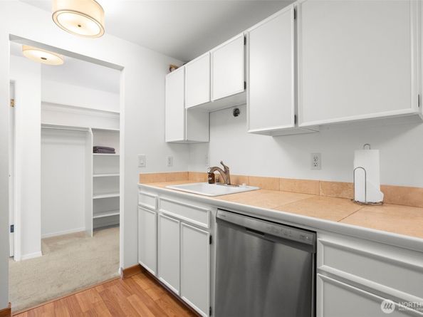 3410 25th Avenue W 202, Seattle WA 98199