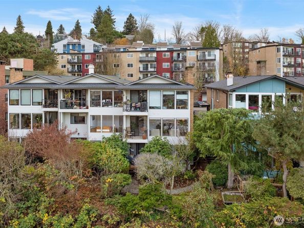 3410 25th Avenue W 202, Seattle WA 98199