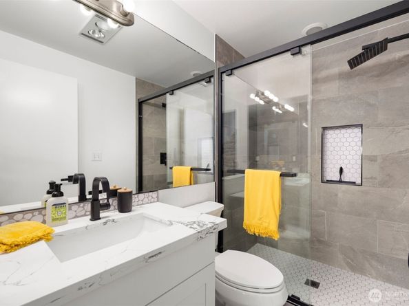 3410 25th Avenue W 202, Seattle WA 98199