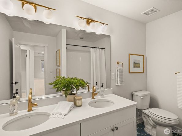 6700 Skipper Lane SE, Port Orchard WA 98267