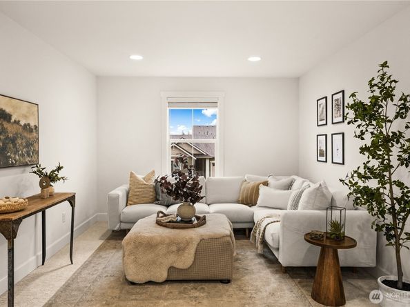 6700 Skipper Lane SE, Port Orchard WA 98267