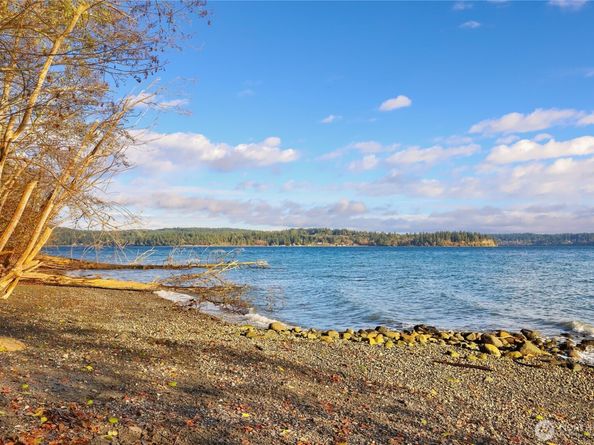 2049 NE Amhurst Court, Poulsbo WA 98370