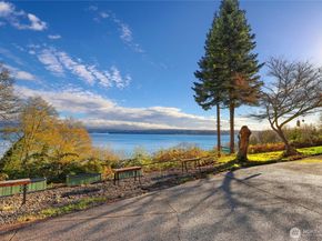 2049 NE Amhurst Court, Poulsbo WA 98370