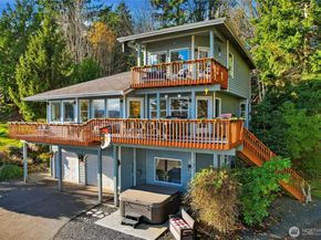2049 NE Amhurst Court, Poulsbo WA 98370