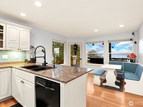 2049 NE Amhurst Court, Poulsbo WA 98370