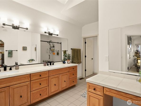 2049 NE Amhurst Court, Poulsbo WA 98370