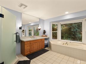 2049 NE Amhurst Court, Poulsbo WA 98370