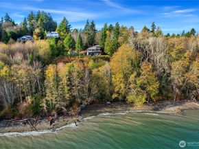 2049 NE Amhurst Court, Poulsbo WA 98370