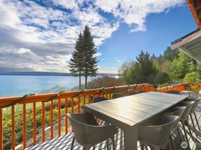 2049 NE Amhurst Court, Poulsbo WA 98370