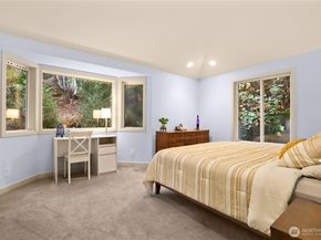 2049 NE Amhurst Court, Poulsbo WA 98370