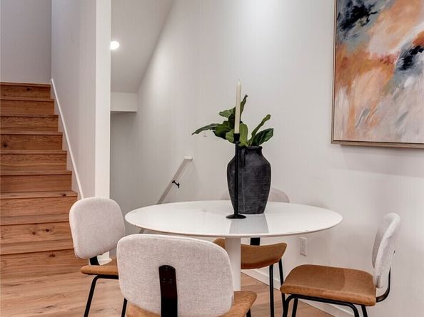 633 13th Avenue E, Seattle WA 98102