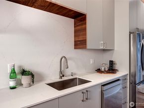 633 13th Avenue E, Seattle WA 98102