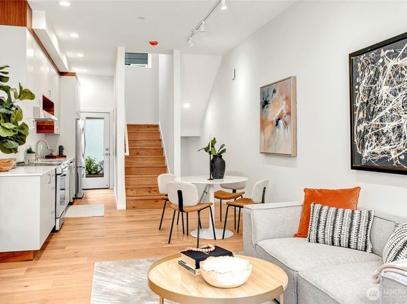 633 13th Avenue E, Seattle WA 98102