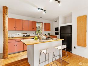 11804 90th Avenue NE, Kirkland WA 98034